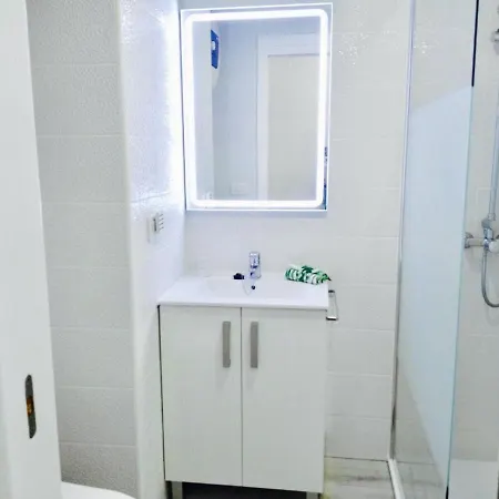 Silver Studio Deluxe Apartment *